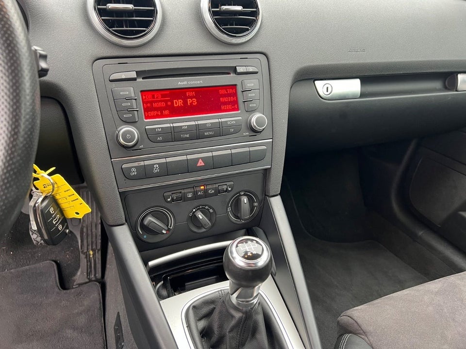 Audi A3 1,6 TDi Attraction Cabriolet 2d