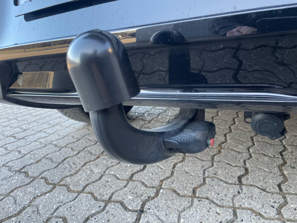 Peugeot e-3008 77 GT Pack 5d