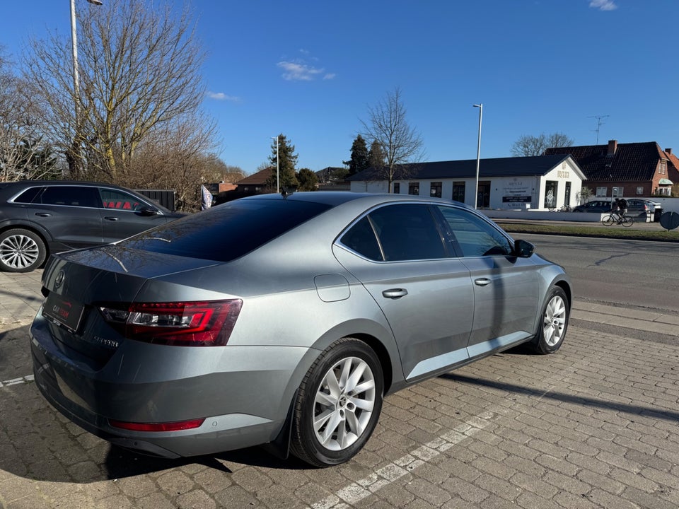 Skoda Superb 2,0 TDi 150 Style DSG 5d