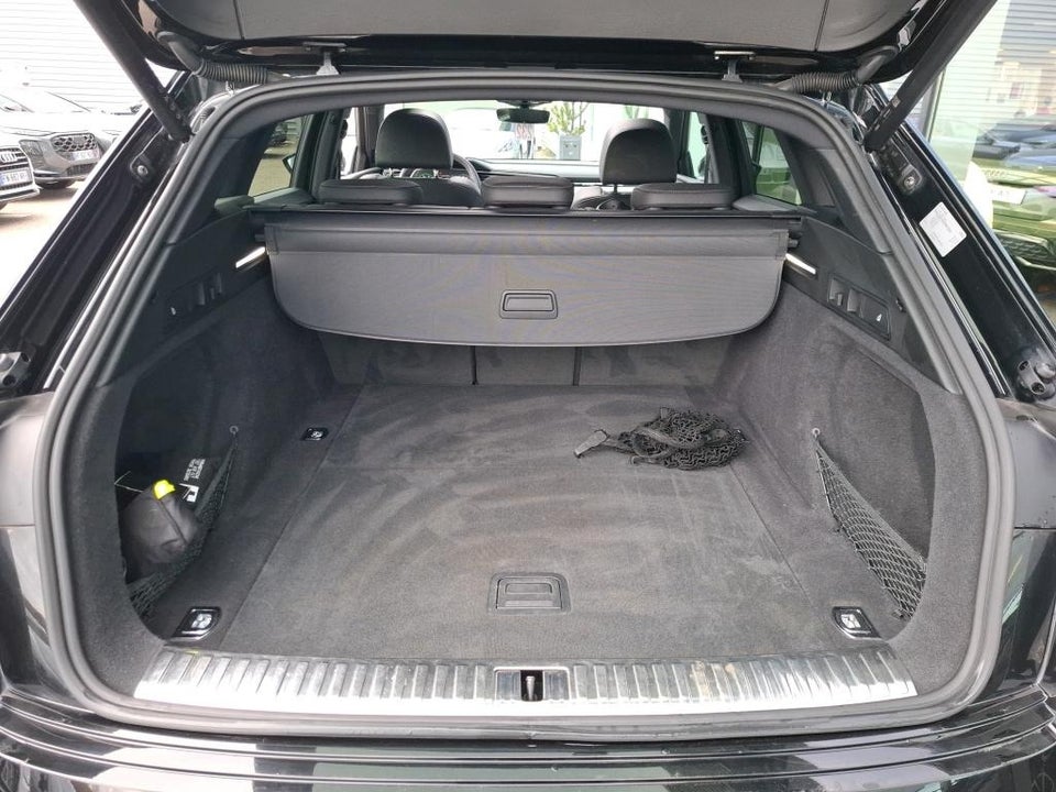 Audi e-tron 55 S-line quattro 5d