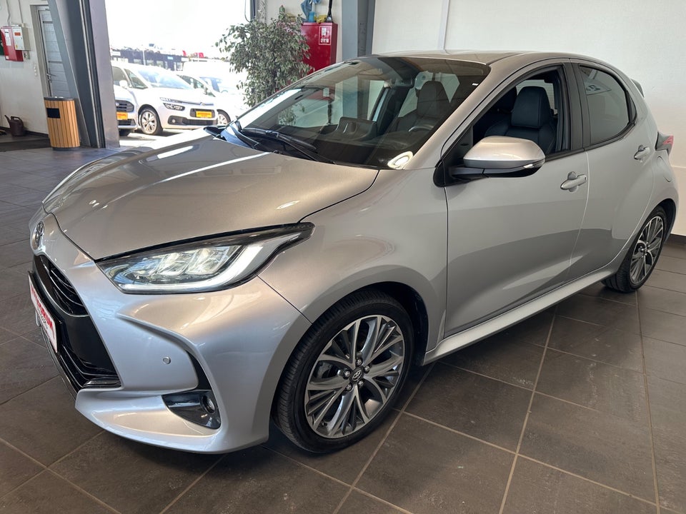 Toyota Yaris 1,5 Hybrid Executive e-CVT 5d