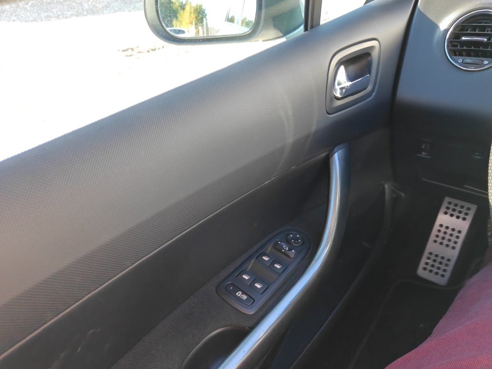 Peugeot 308 1,6 THP 156 Sportium SW 5d