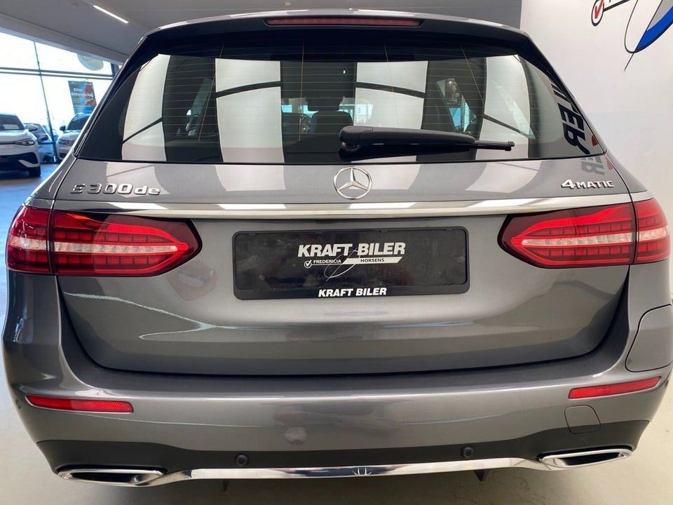 Mercedes E300 de 2,0 AMG Line stc. aut. 4Matic 5d