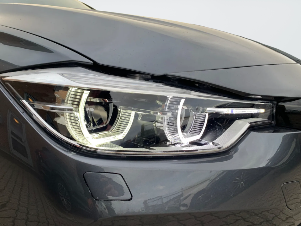 BMW 320d 2,0 aut. 4d