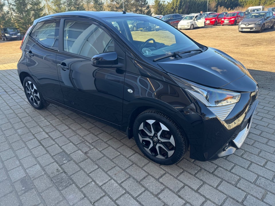 Toyota Aygo 1,0 VVT-i x-play 5d