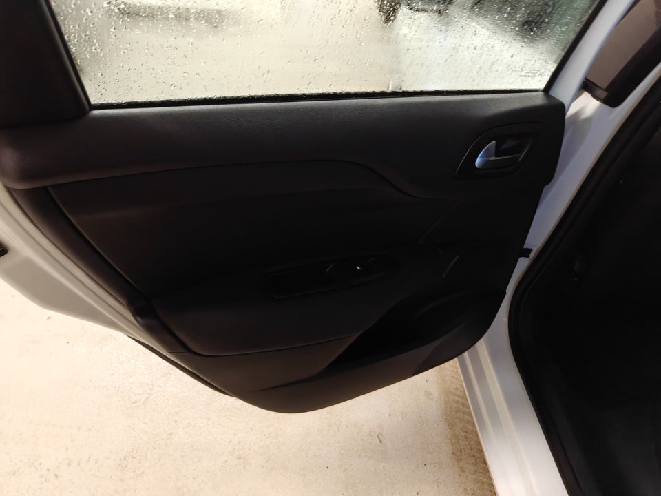 Citroën C4 1,2 PureTech 130 Live 5d