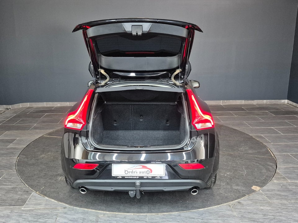 Volvo V40 1,5 T3 152 Momentum aut. 5d