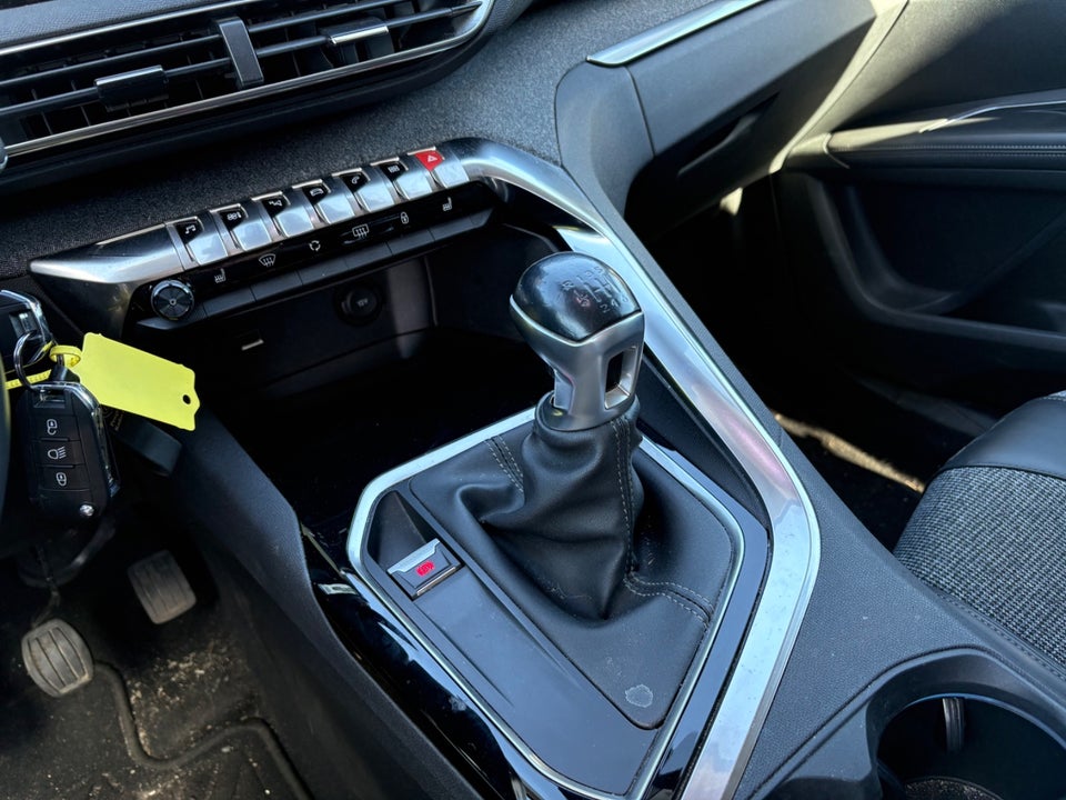 Peugeot 5008 1,2 e-THP 130 Allure 7prs 5d