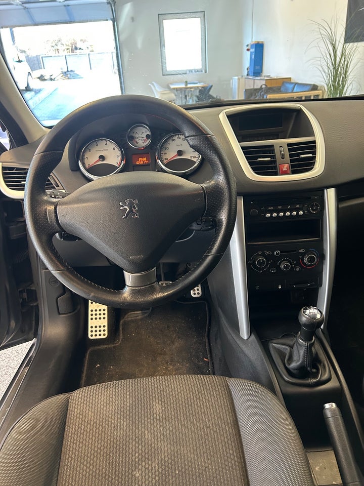 Peugeot 207 1,6 VTi Premium 5d
