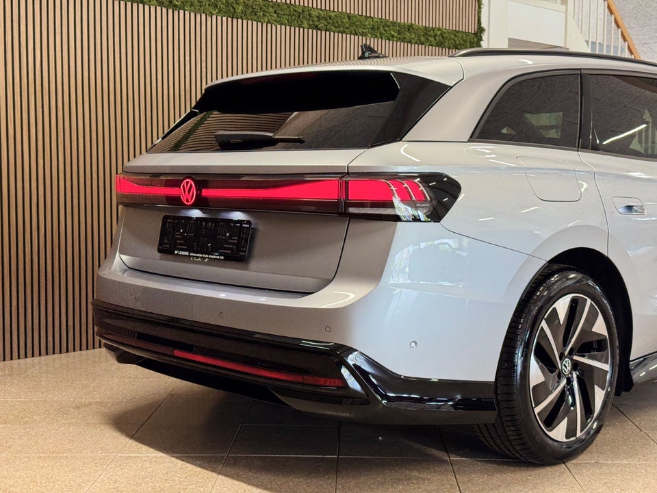 VW ID.7 77 Style Tourer 5d