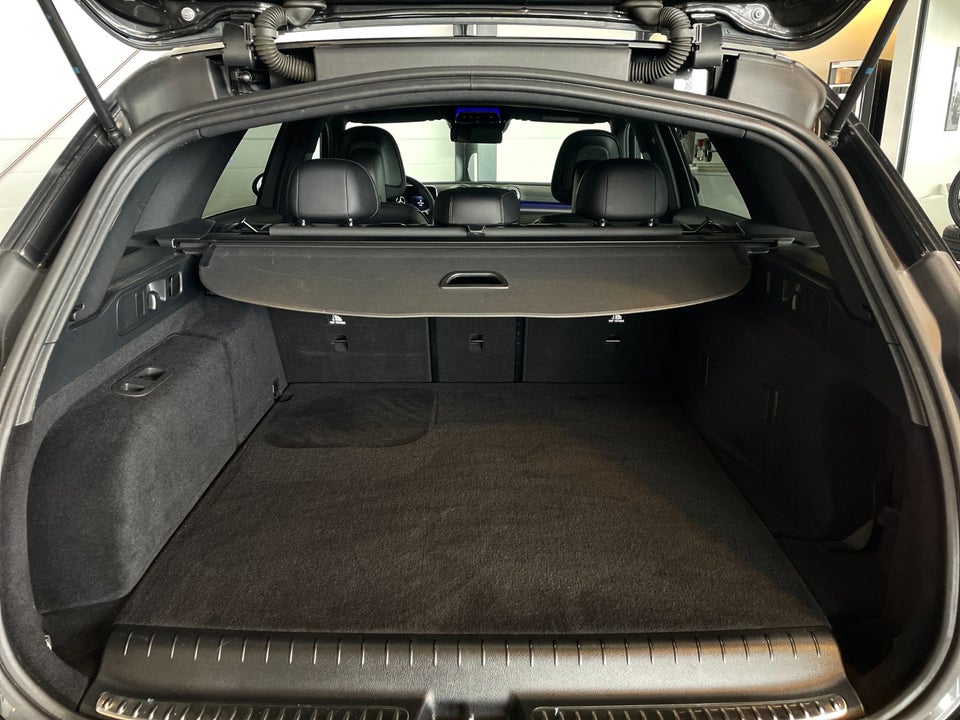 Mercedes C300 e 2,0 AMG Line stc. aut. 5d