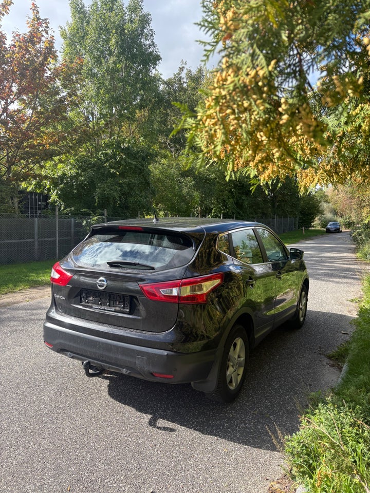 Nissan Qashqai 1,6 Dig-T 163 Acenta 5d