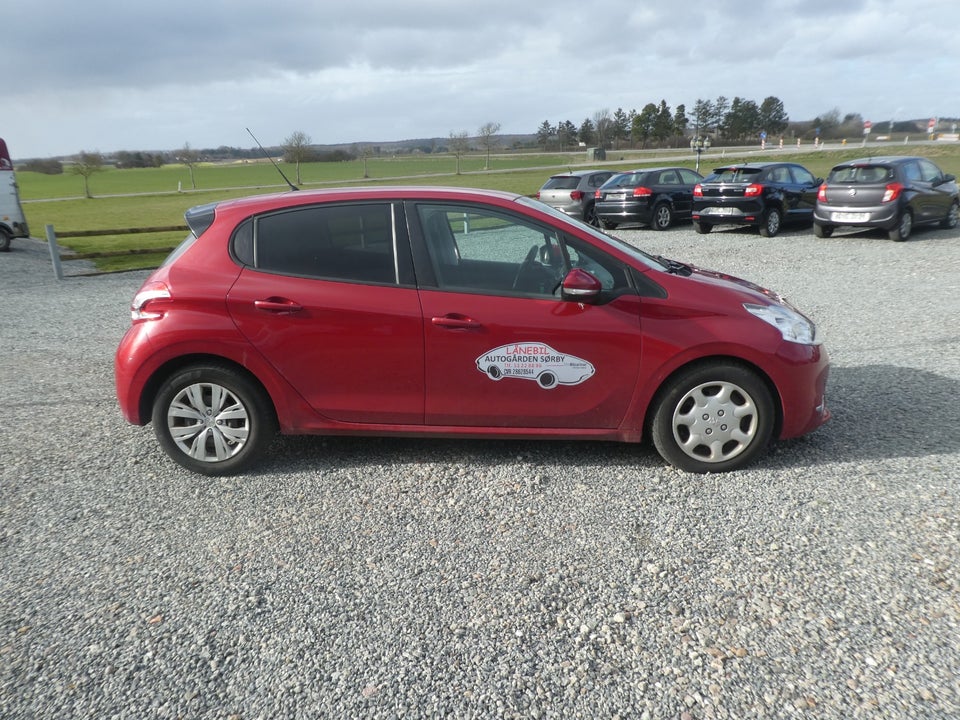 Peugeot 208 1,6 e-HDi 92 Active 5d