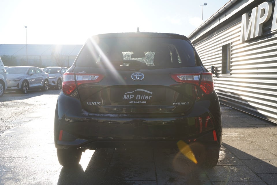 Toyota Yaris 1,5 Hybrid H3 Limited e-CVT 5d