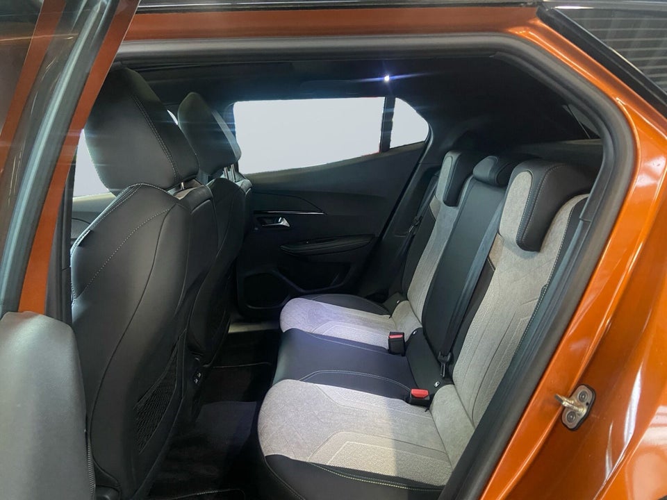 Peugeot e-2008 50 GT Pack 5d