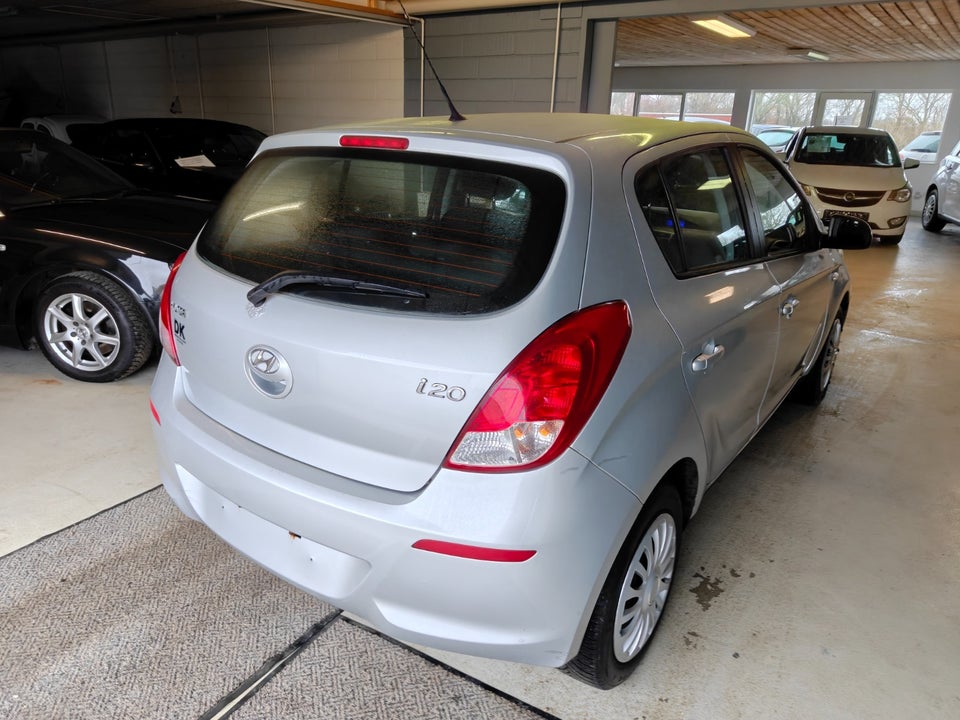 Hyundai i20 1,25 Classic XTR 5d