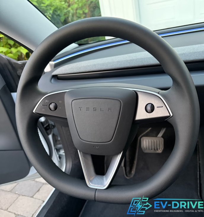 Tesla Model 3 RWD 4d