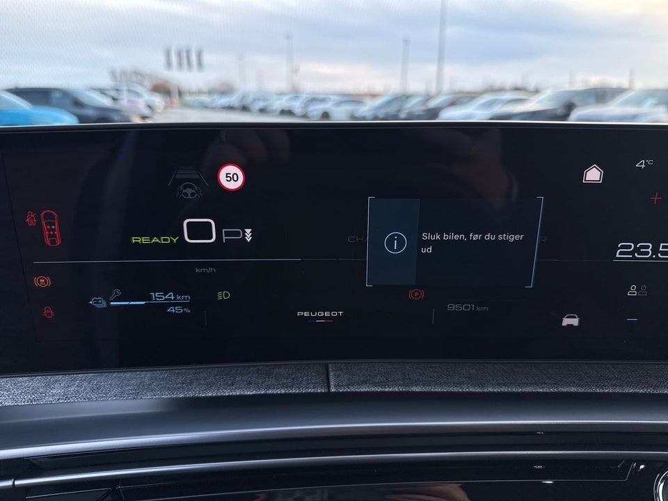 Peugeot e-3008 77 GT Pack 5d