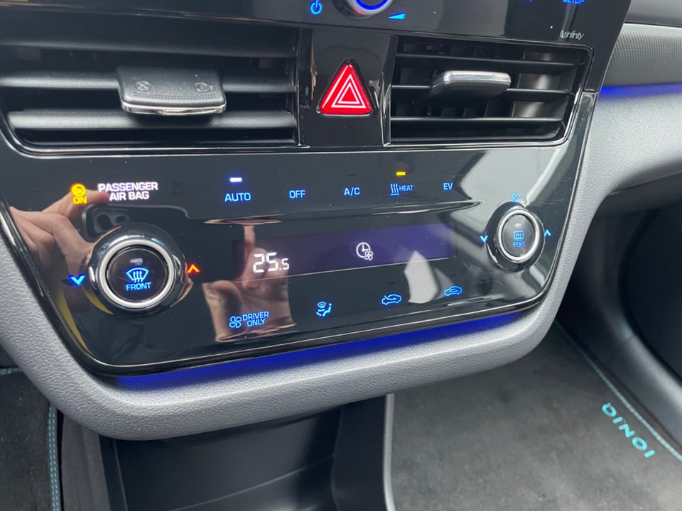 Hyundai Ioniq 40 EV Premium 5d