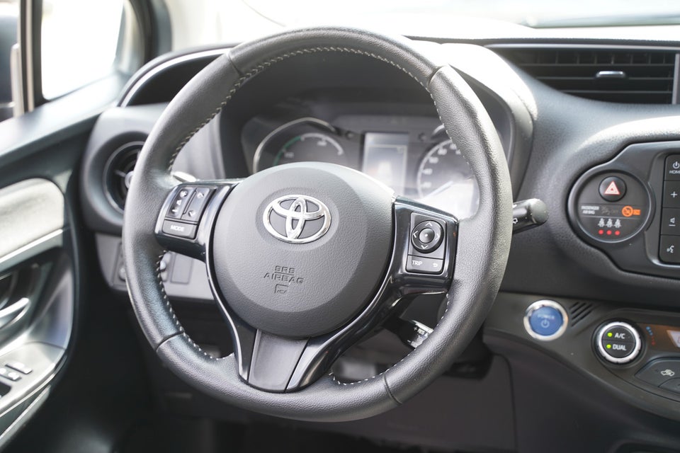Toyota Yaris 1,5 Hybrid H3 Limited Smart e-CVT 5d