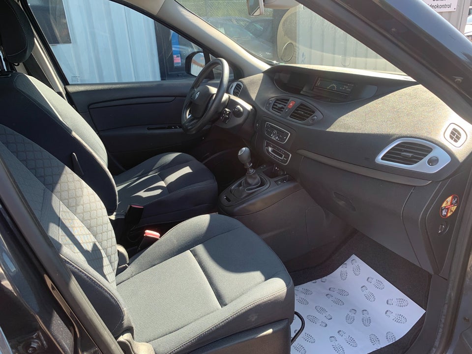 Renault Scenic III 1,6 16V Dynamique 5d