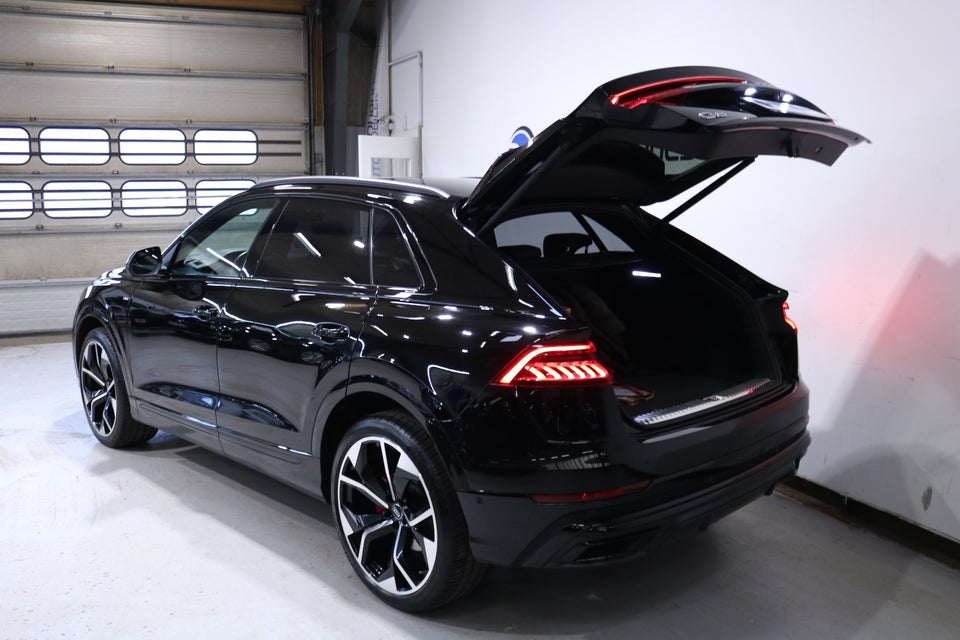 Audi Q8 50 TDi S-line quattro Tiptr. 5d
