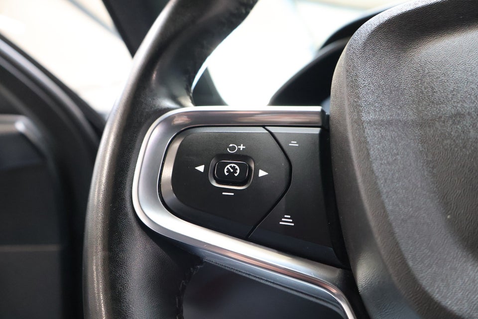 Volvo XC40 P6 ReCharge Core 5d