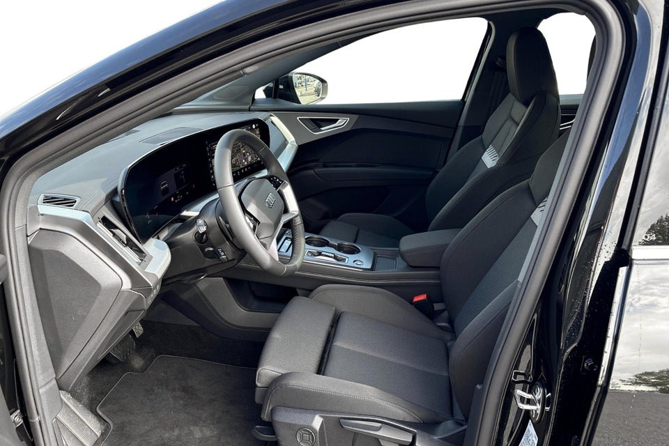 Audi Q4 e-tron performance 5d