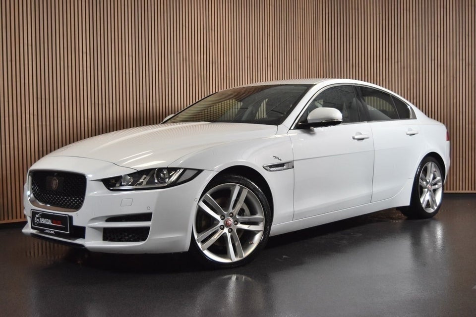 Jaguar XE 2,0 P240 Prestige aut. 4d