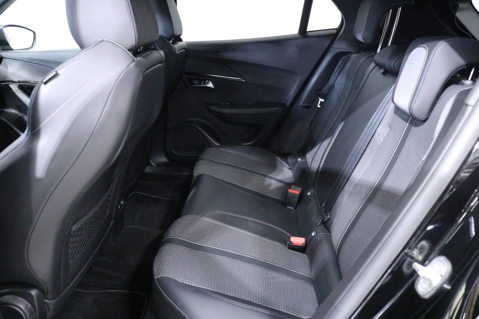 Peugeot e-2008 50 GT 5d