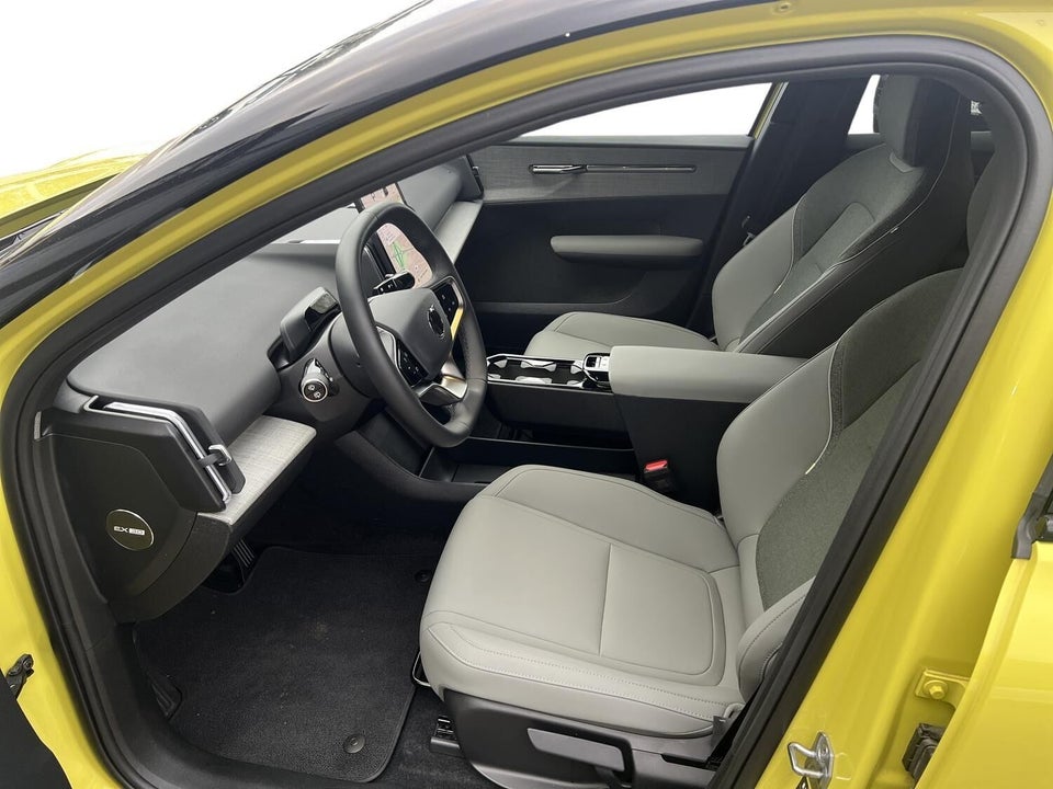Volvo EX30 Extended Range Plus 5d