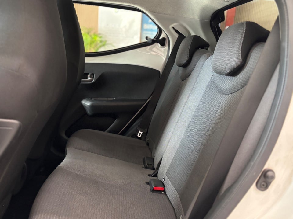Toyota Aygo 1,0 VVT-i x-press 5d