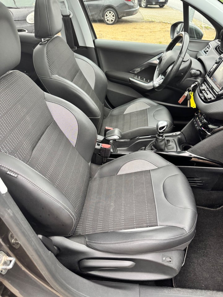 Peugeot 2008 1,5 BlueHDi 100 Allure Sky 5d