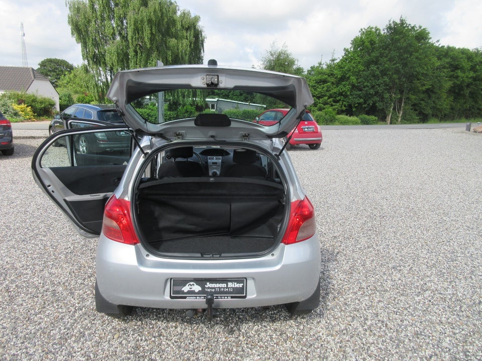 Toyota Yaris 1,3 Sol 5d