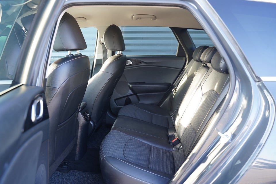 Kia Ceed 1,4 T-GDi Intro Edition SW DCT 5d