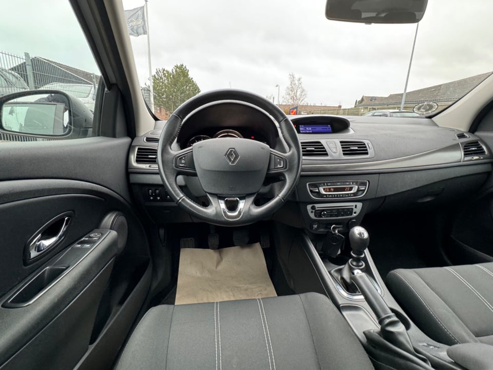 Renault Megane III 1,6 110 Authentique Sport Tourer 5d