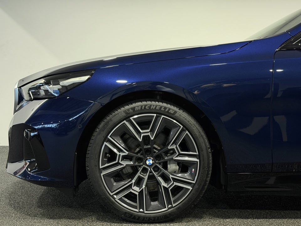 BMW i5 eDrive40 Touring Fully Charged 5d