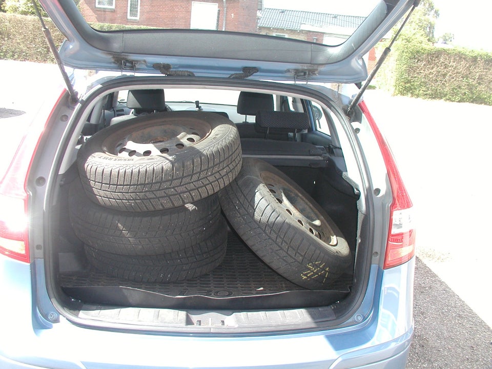Hyundai i30 1,6 CRDi 90 Classic CW 5d