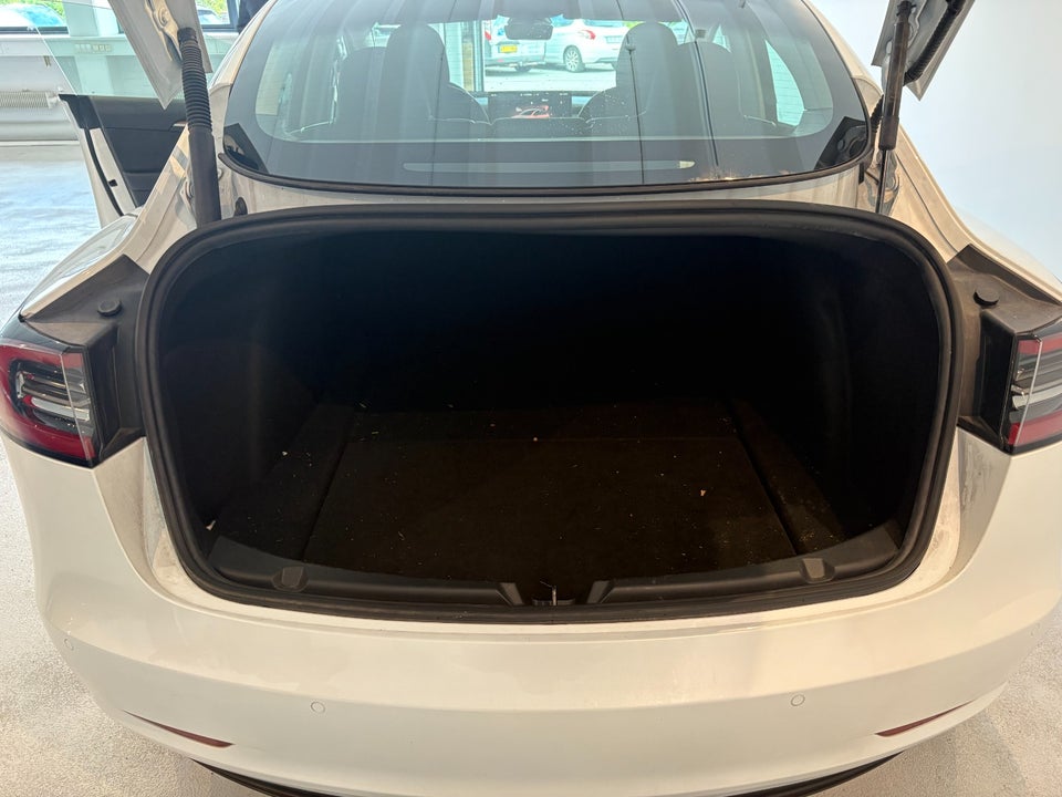 Tesla Model 3 RWD 4d
