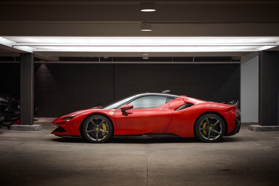 Ferrari SF90 Stradale 4,0 DCT 2d