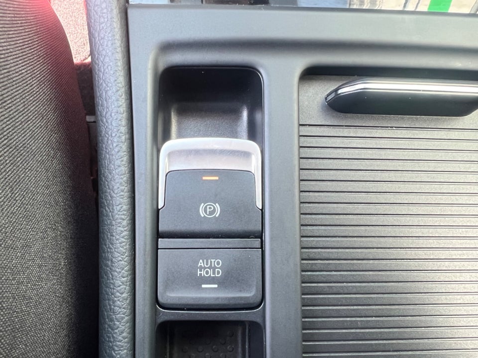 VW Golf VII 2,0 TDi 150 Highline DSG Van 5d