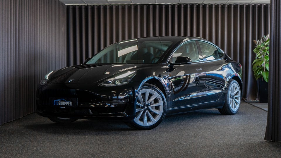 Tesla Model 3 Long Range AWD 4d