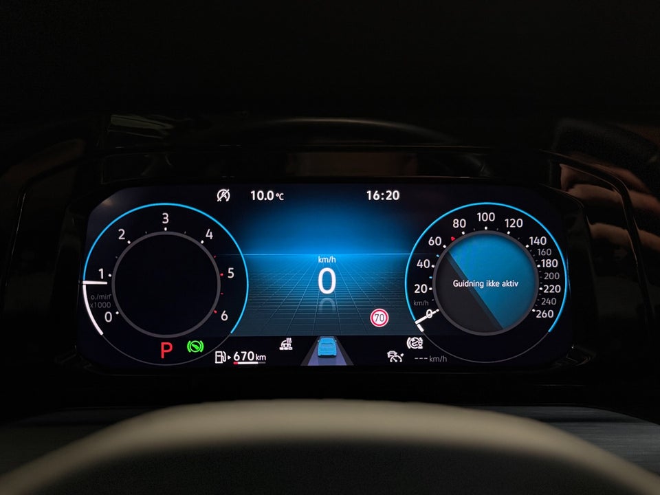 VW Golf VIII 2,0 TDi 150 Style DSG 5d