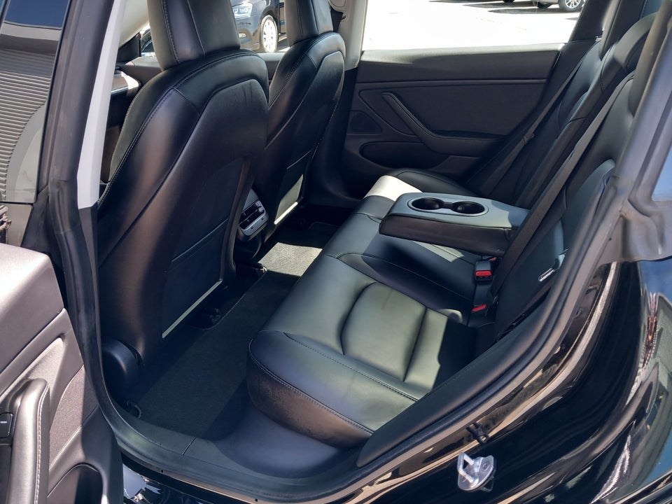 Tesla Model 3 Long Range AWD 4d