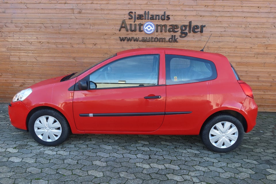 Renault Clio III 1,2 16V Authentique 3d