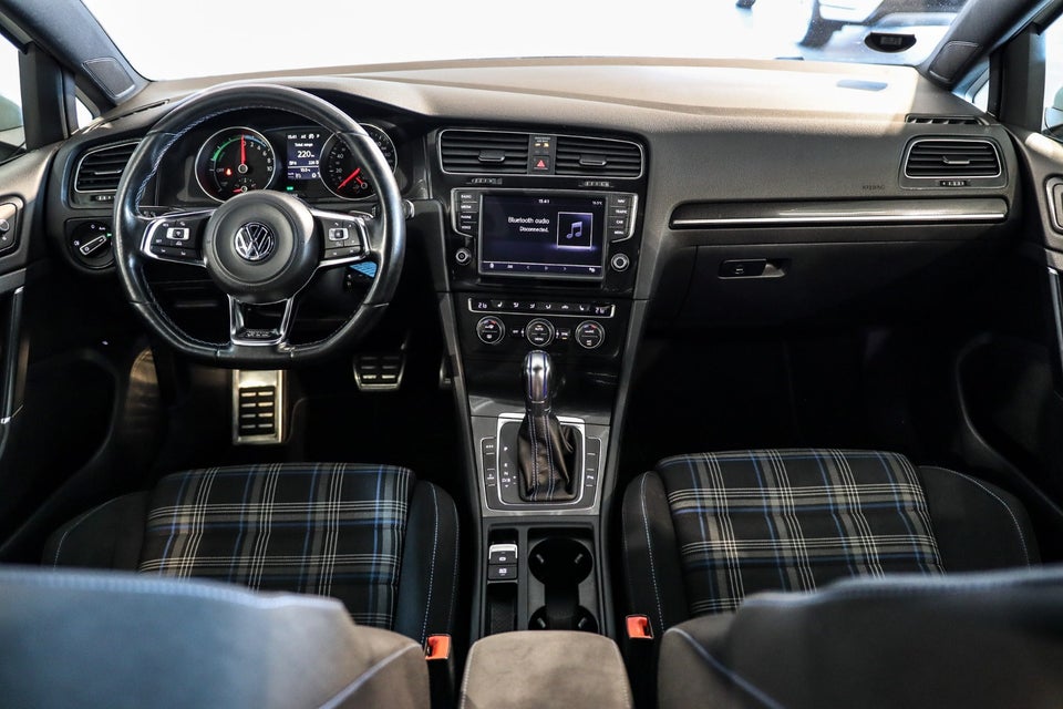 VW Golf VII 1,4 GTE DSG 5d