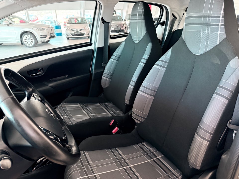 Peugeot 108 1,0 e-VTi 69 More+ 5d