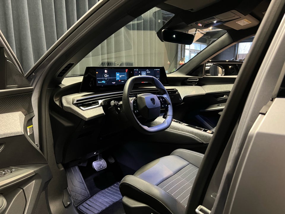 Peugeot e-3008 77 Allure 5d