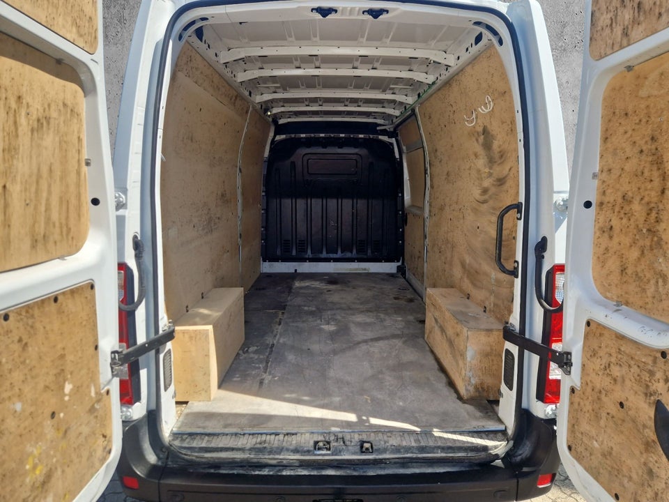 Renault Master IV T35 2,3 dCi 150 L3H2 Kassevogn