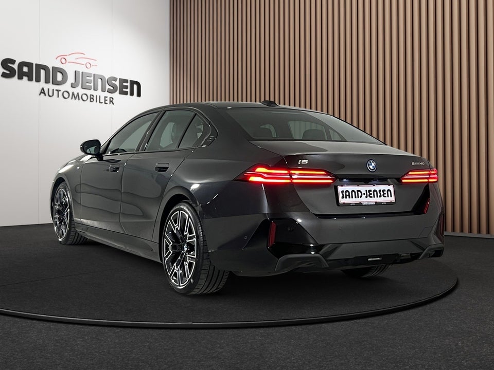 BMW i5 eDrive40 Fully Charged M-Sport 4d